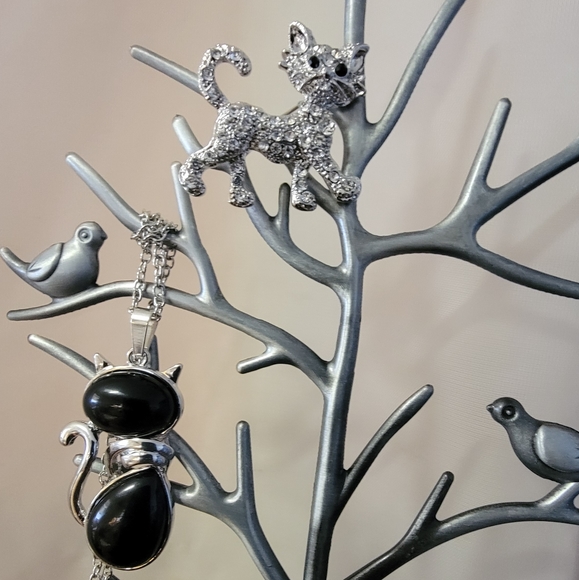 NEW* 2 CAT pendants. 1 Rhinestone cat brooch, 1 Black Onyz Cat pendant/necklace. - Picture 4 of 6